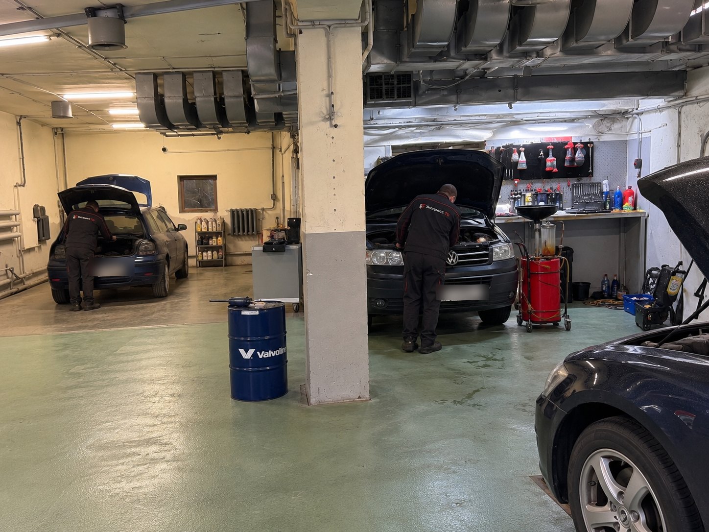 Бочка масла Valvoline в боксе Экспресс-ТО на Кальварийской 1